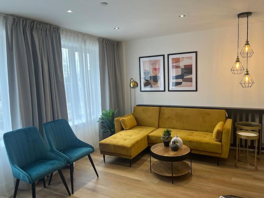 Cute One Bed Apartment - Old Trafford Манчестър Екстериор снимка